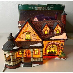 VTG '99 Santa's Workshop (Victorian Series) Beekman Apothecary Lighted House EUC